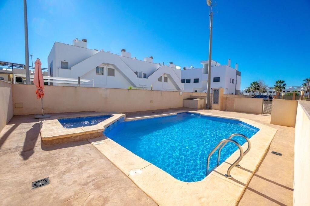 Penthouse met 2 Slaapkamers in Pilar de la Horadada - Image 1