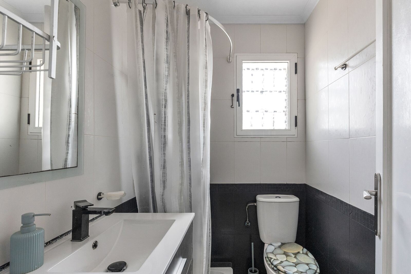 2-Bedroom Apartment in Los Altos, Orihuela Costa - Image 19