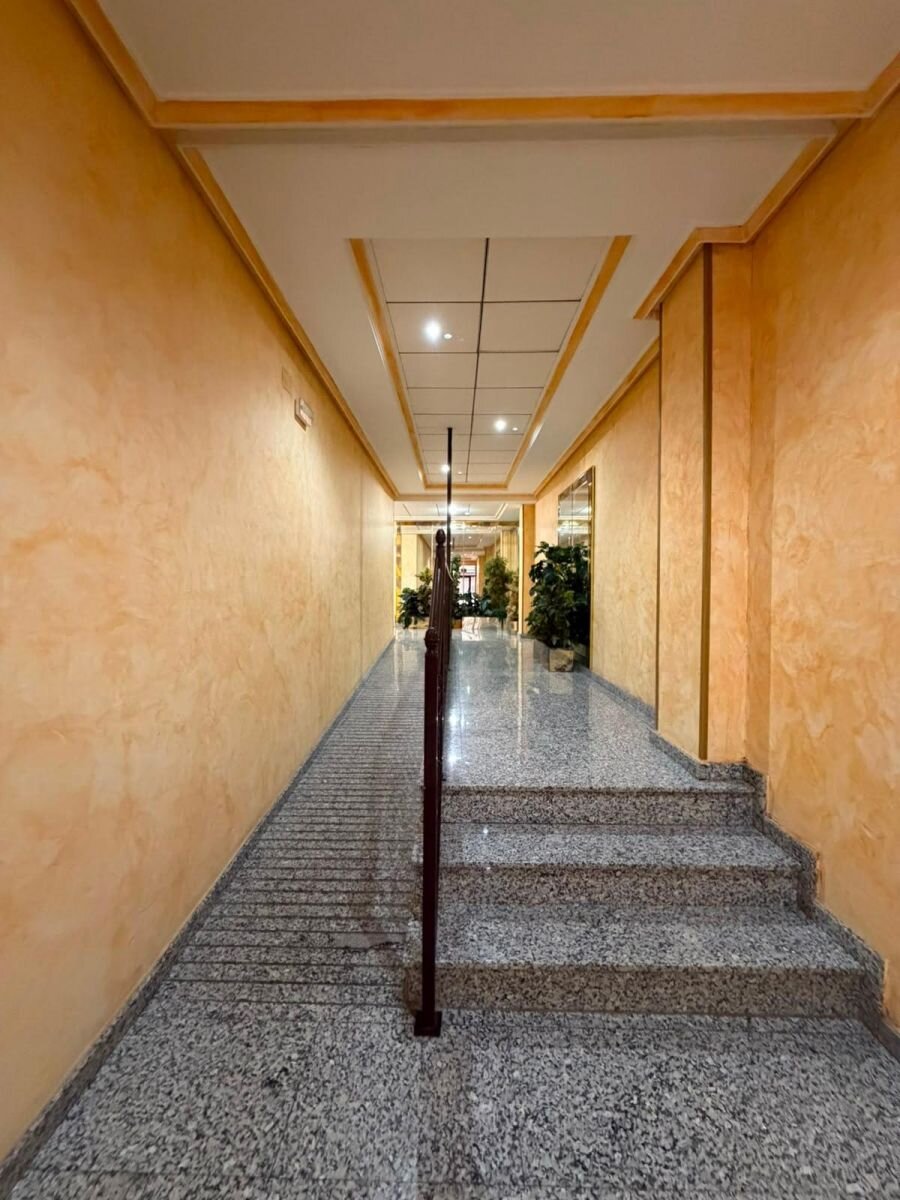 2-Bedroom Apartment in Estacion de Autobuses, Torrevieja - Image 5