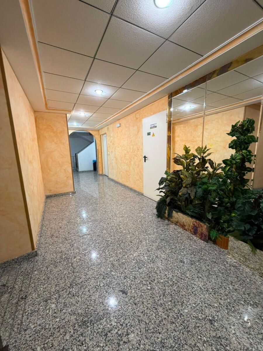2-Bedroom Apartment in Estacion de Autobuses, Torrevieja - Image 6