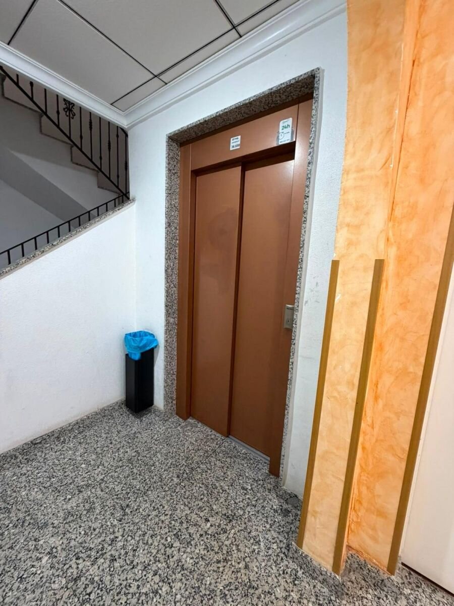 2-Bedroom Apartment in Estacion de Autobuses, Torrevieja - Image 7