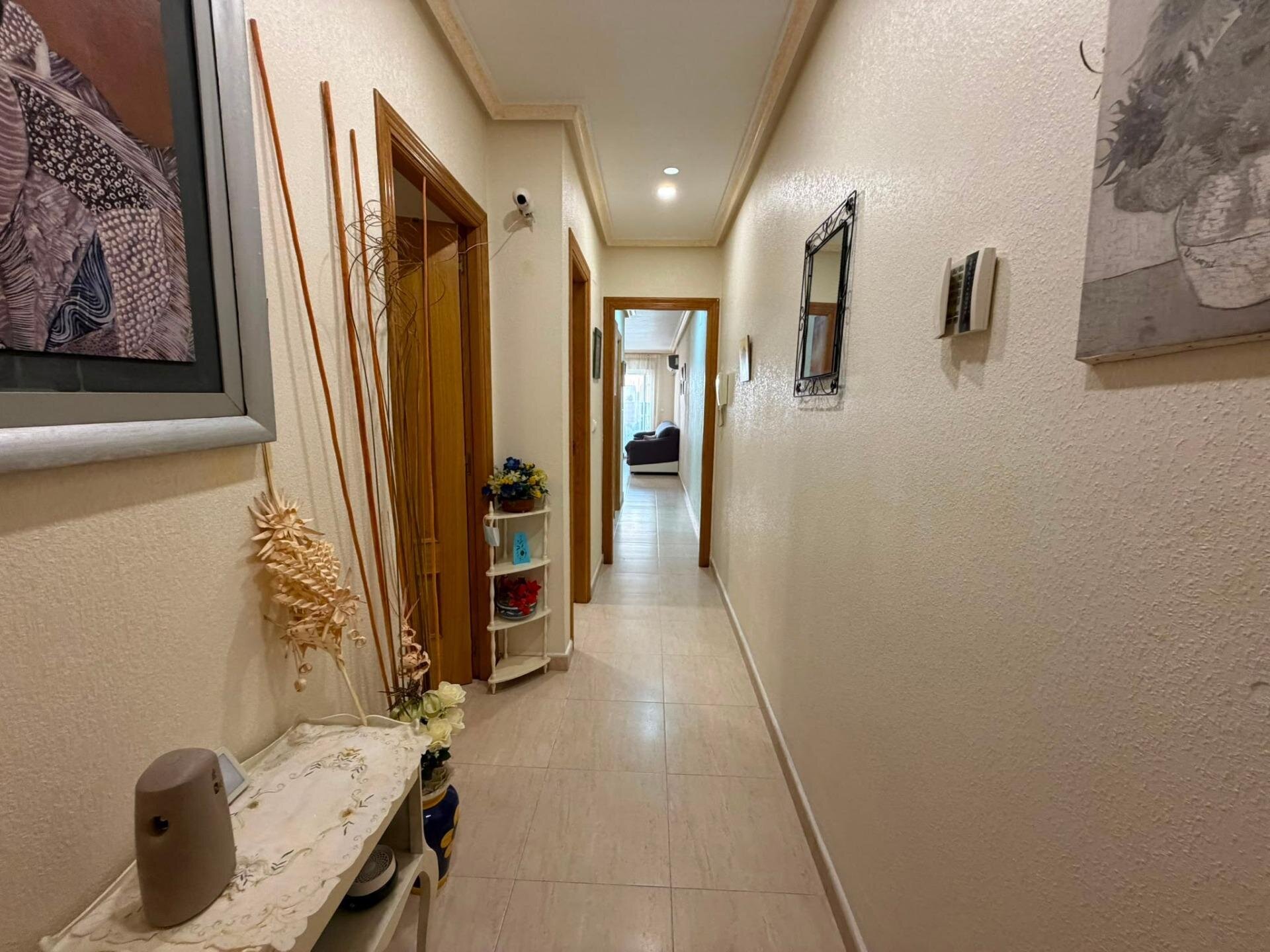 2-Bedroom Apartment in Estacion de Autobuses, Torrevieja - Image 8