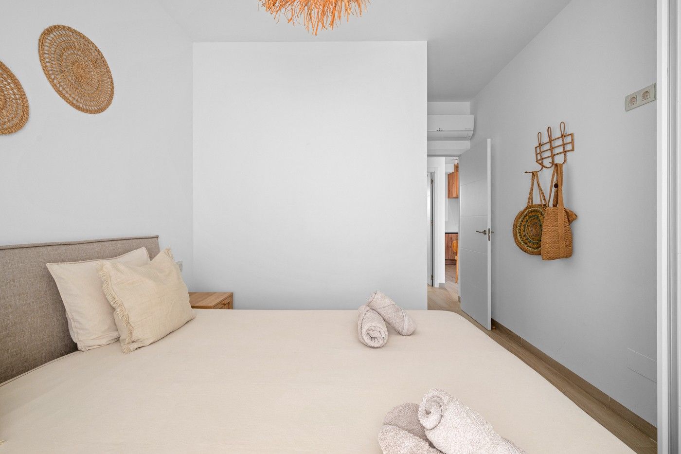 2-Bedroom Apartment in Pueblo, San Miguel de Salinas - Image 12