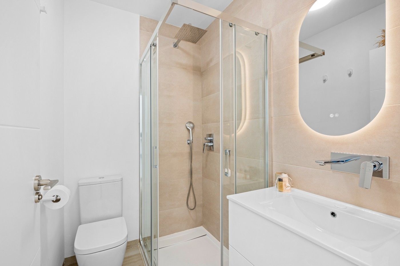 2-Bedroom Apartment in Pueblo, San Miguel de Salinas - Image 13