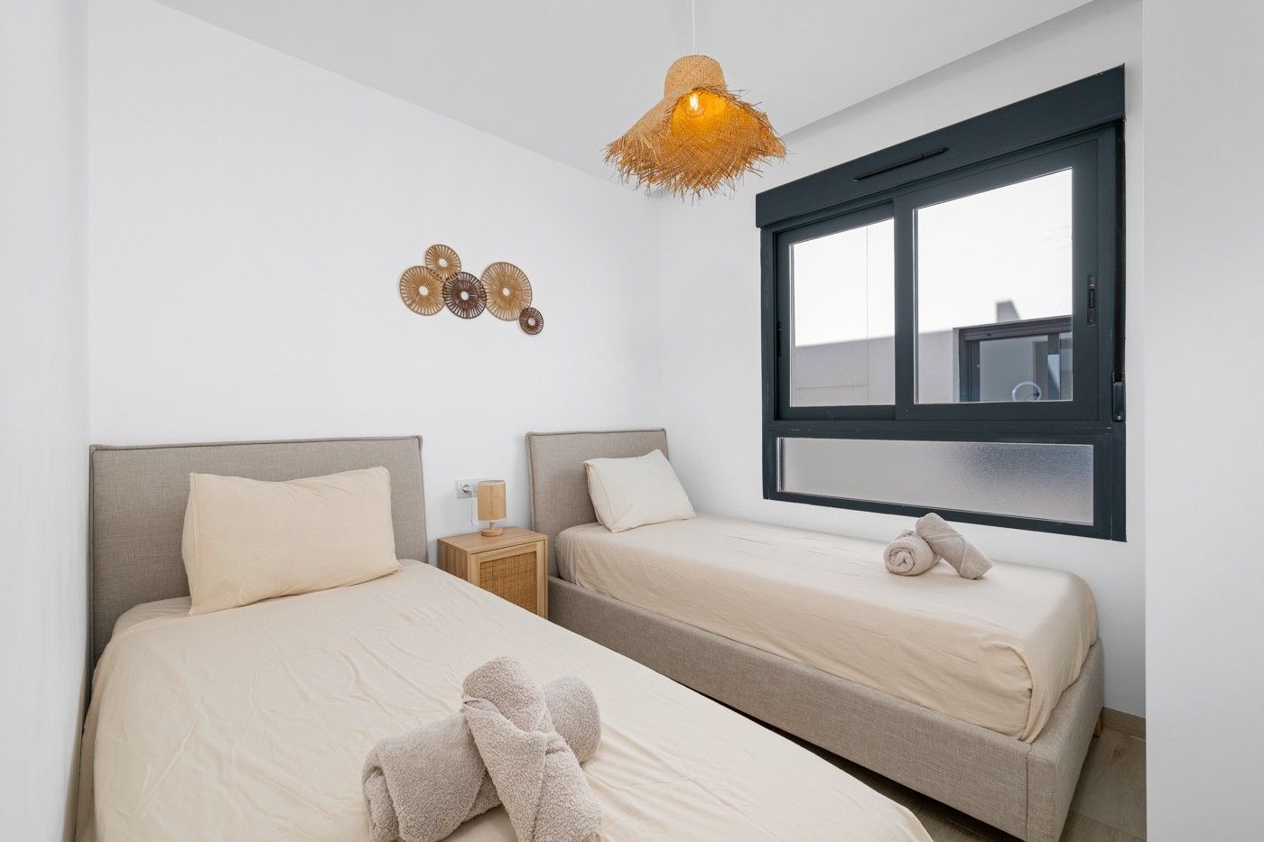 2-Bedroom Apartment in Pueblo, San Miguel de Salinas - Image 14