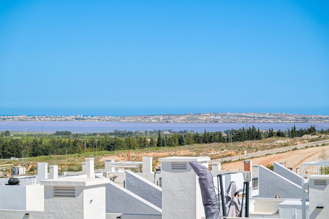 2-Bedroom Apartment in Pueblo, San Miguel de Salinas - Image 35