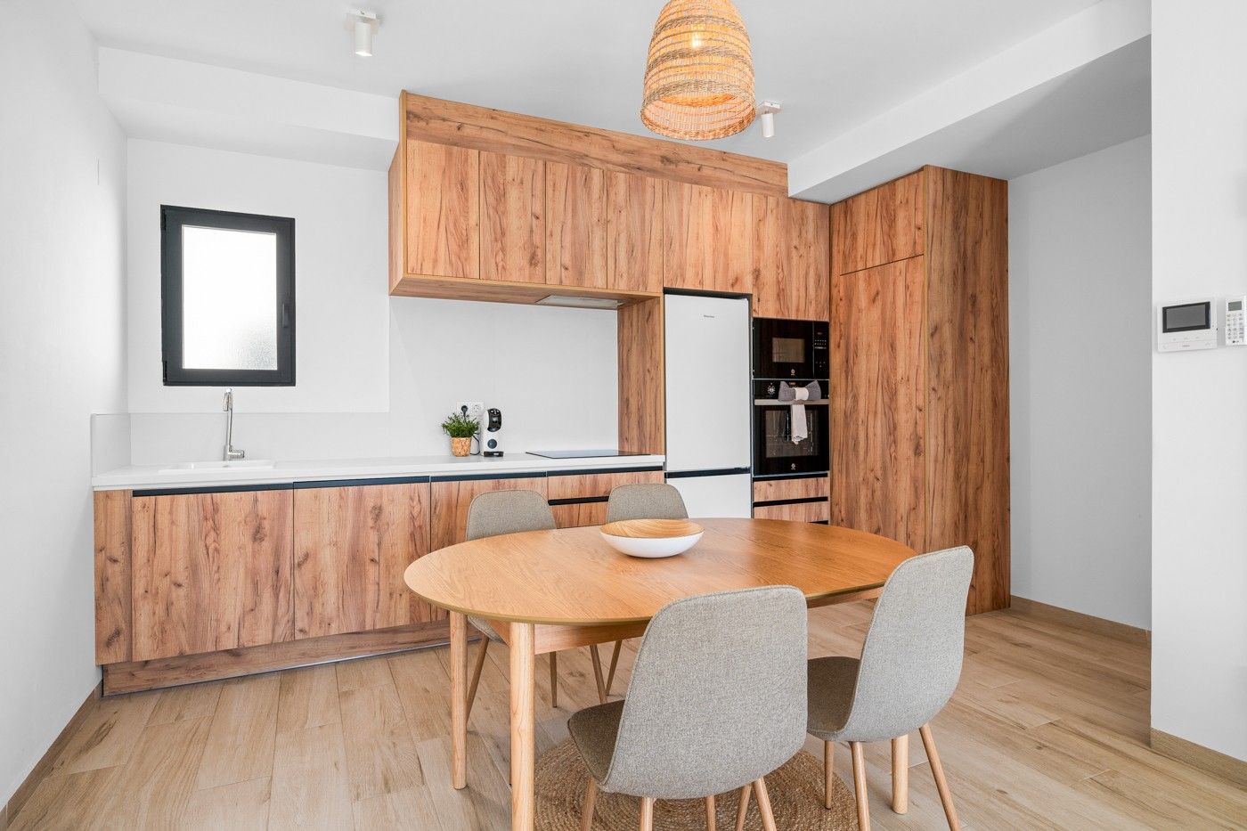 2-Bedroom Apartment in Pueblo, San Miguel de Salinas - Image 8