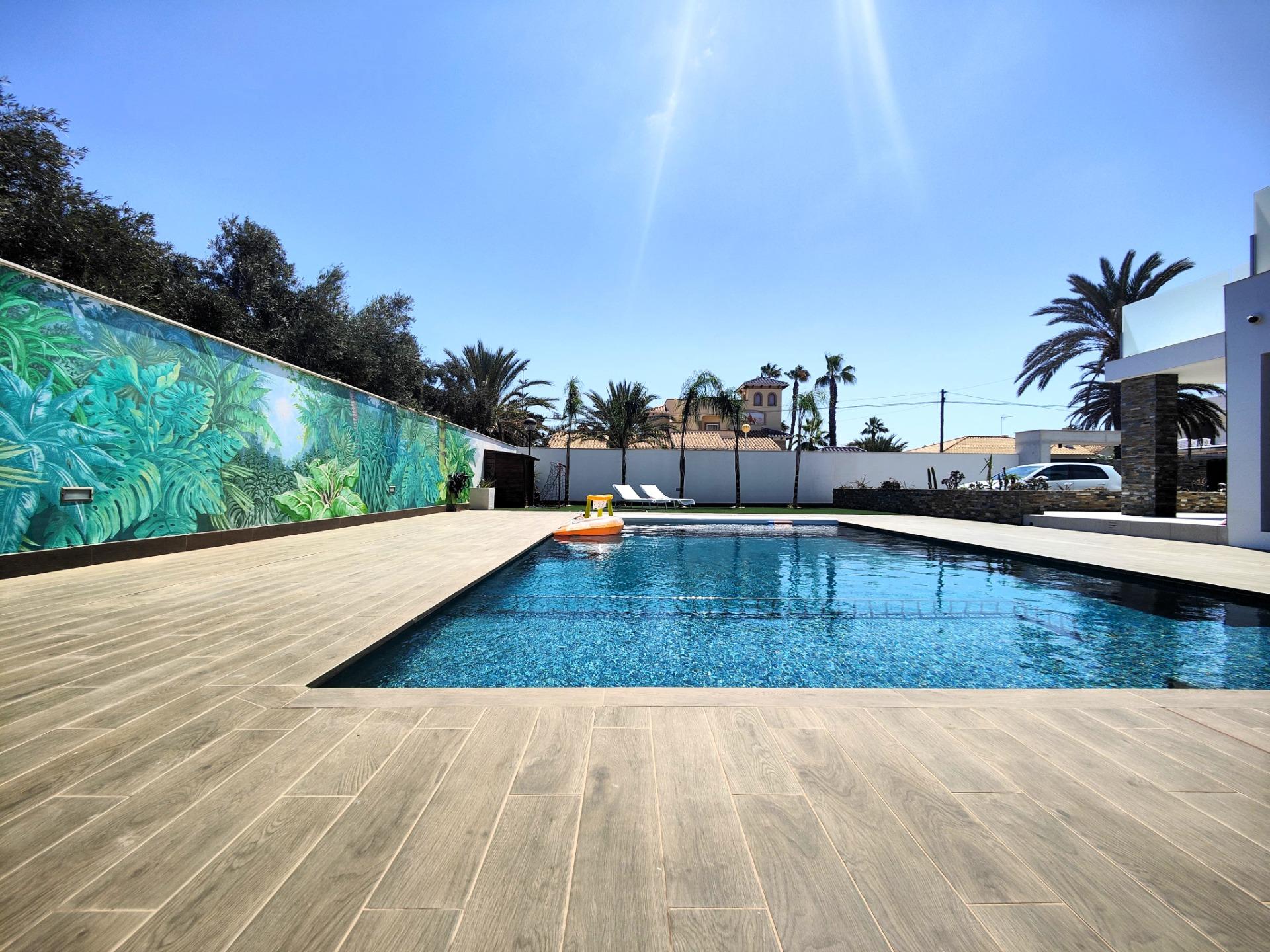 5-Bedroom Villa in Costa Blanca, Cabo Roig - Image 2