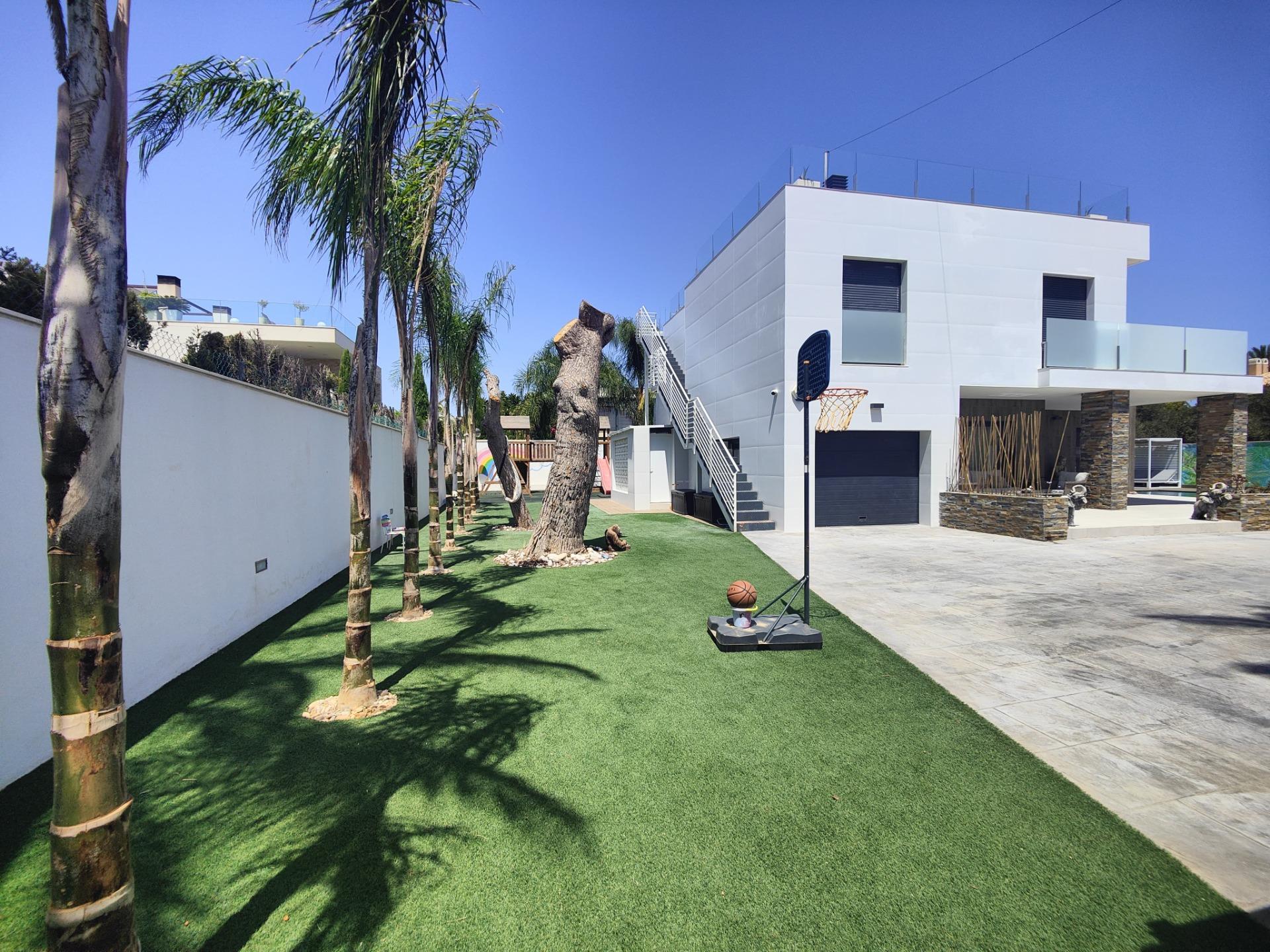 5-Bedroom Villa in Costa Blanca, Cabo Roig - Image 4