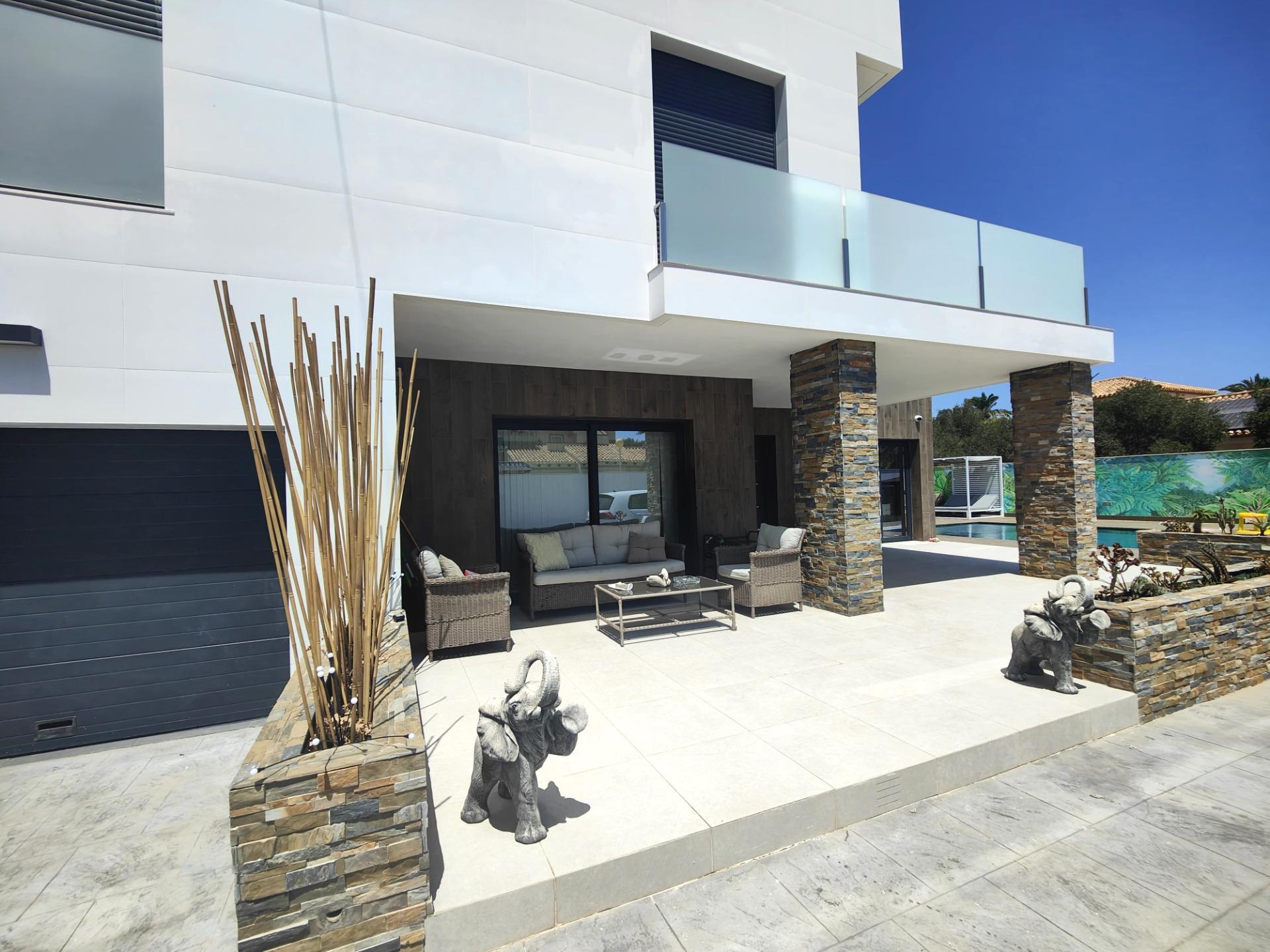5-Bedroom Villa in Costa Blanca, Cabo Roig - Image 5