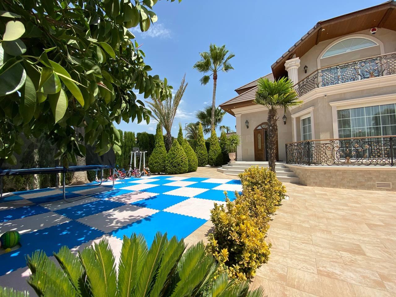 5-Bedroom Villa in Costa Blanca Sur, Benijofar - Image 1