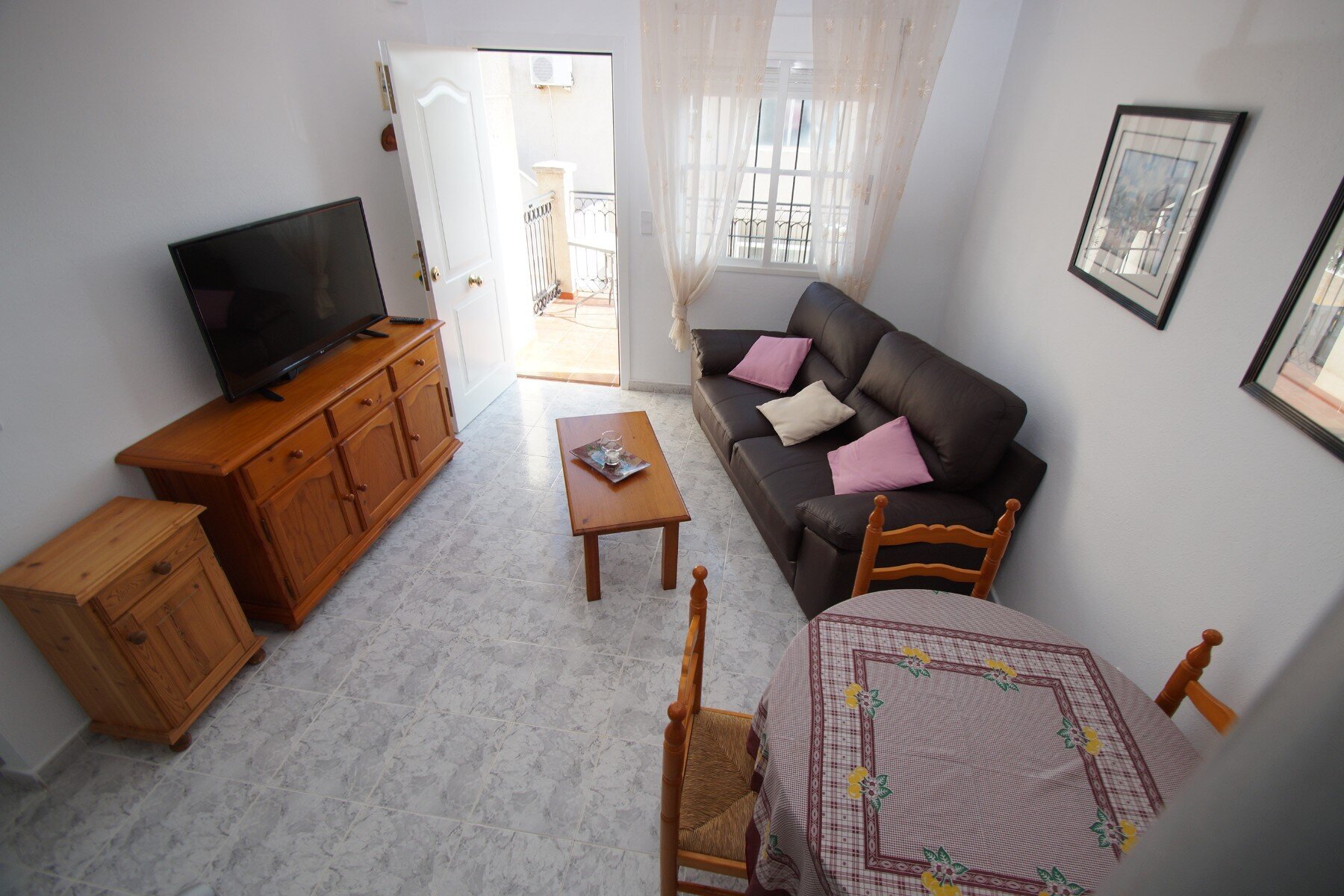 2-Bedroom Bungalow in Playa Flamenca, Orihuela Costa - Image 9