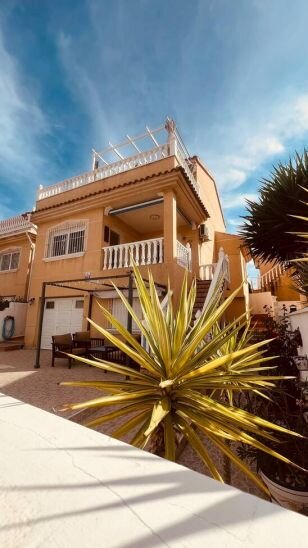 3-Bedroom Villa in Las Filipinas, Orihuela Costa - Image 1