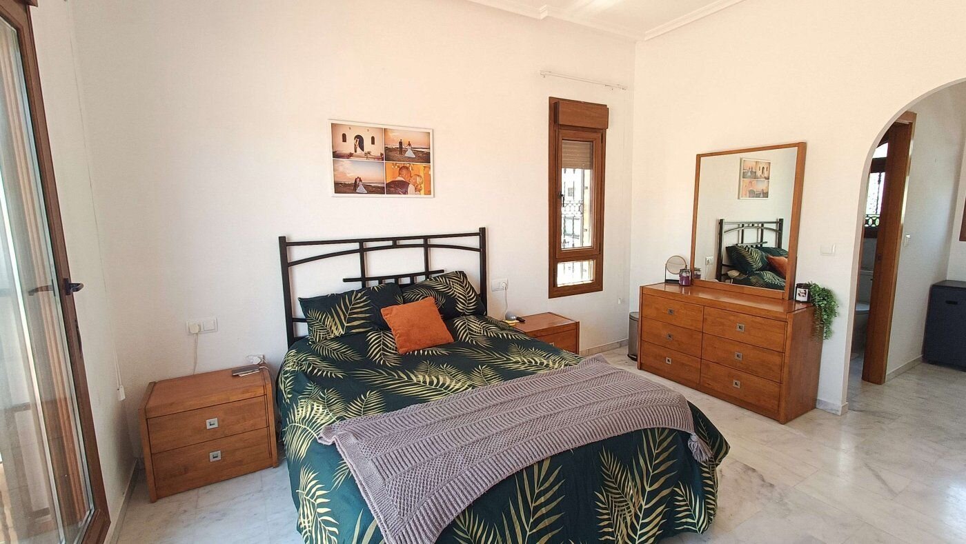 Villa de 3 Dormitorios en Comunidad Valenciana, Algorfa - Image 21