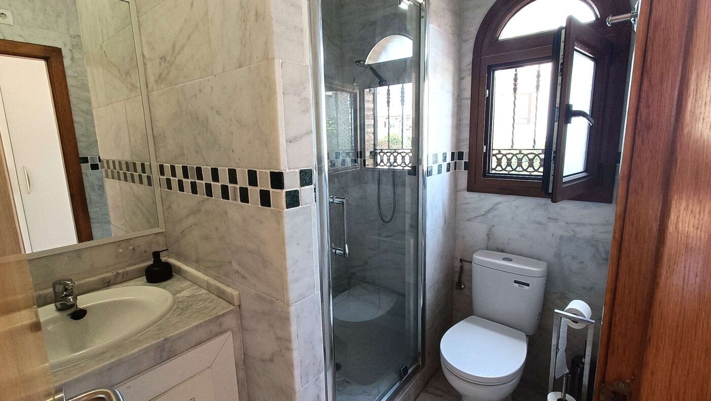 Villa de 3 Dormitorios en Comunidad Valenciana, Algorfa - Image 26