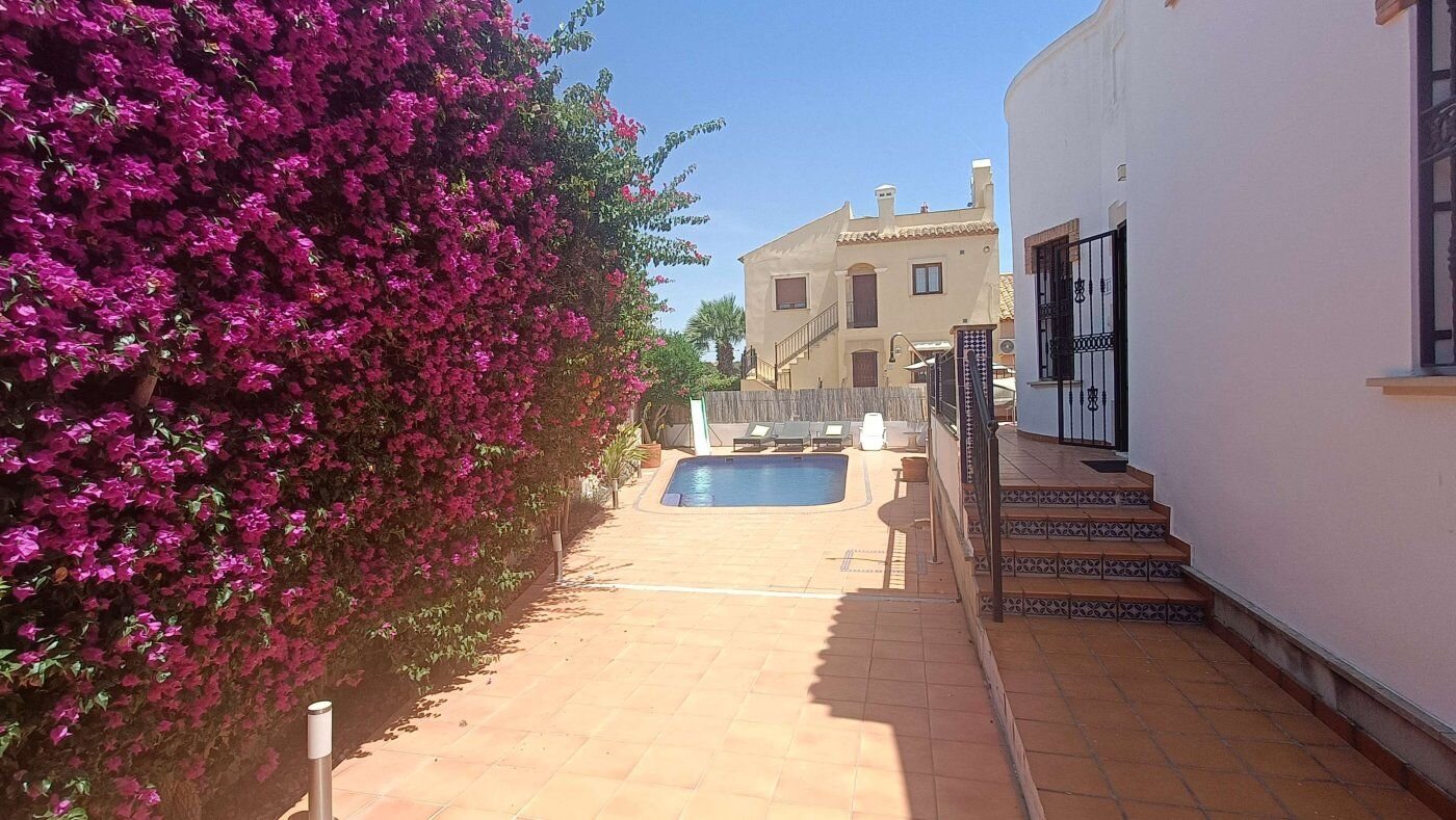Villa de 3 Dormitorios en Comunidad Valenciana, Algorfa - Image 39