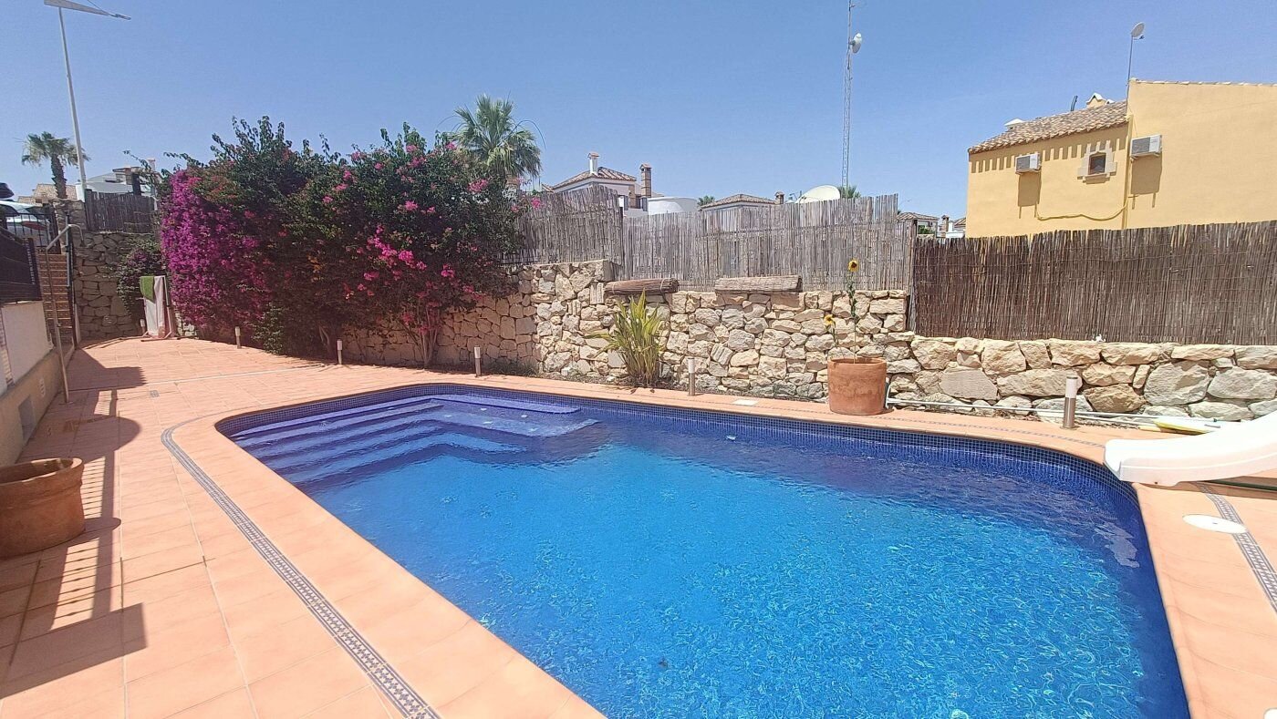 Villa de 3 Dormitorios en Comunidad Valenciana, Algorfa - Image 42