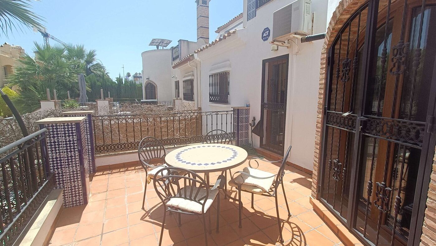 Villa de 3 Dormitorios en Comunidad Valenciana, Algorfa - Image 46