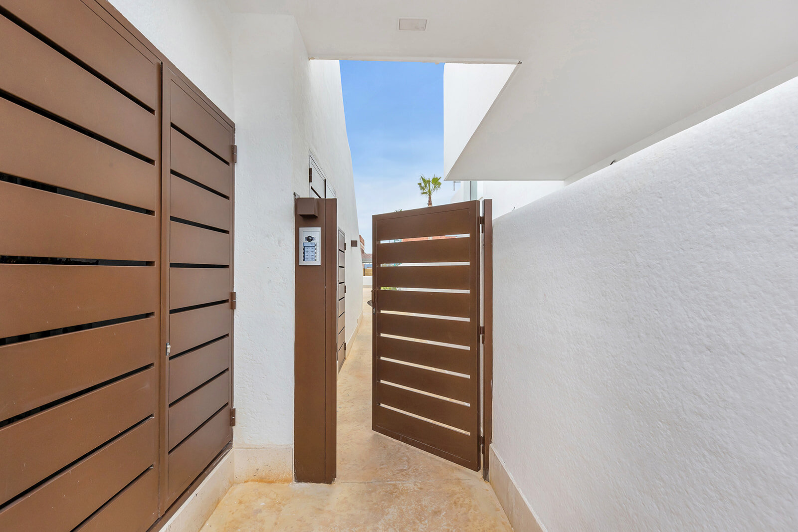 3-Bedroom Apartment in Los Alcázares - Image 2