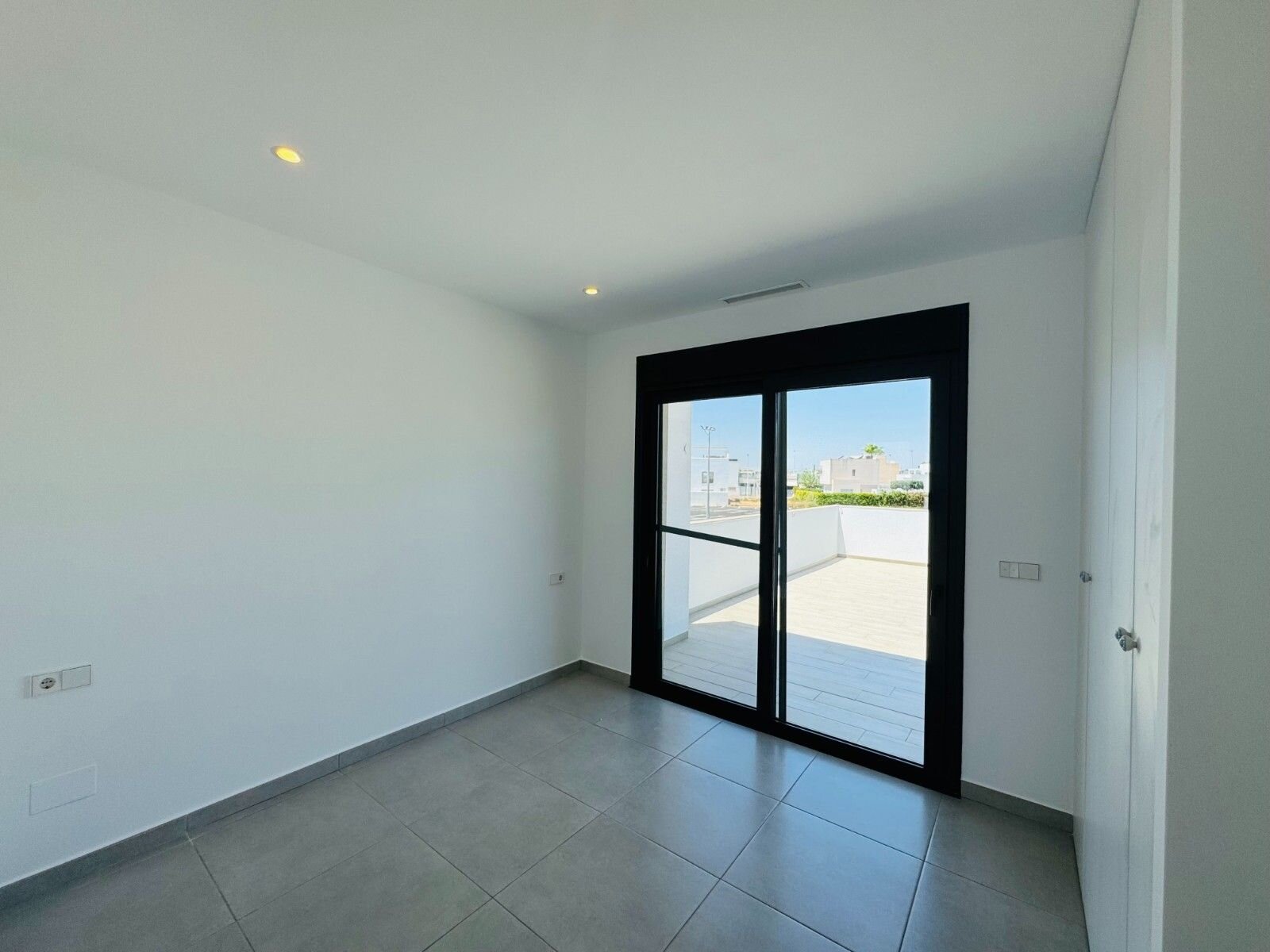 3-Bedroom Villa in San Pedro del Pinatar - Image 29