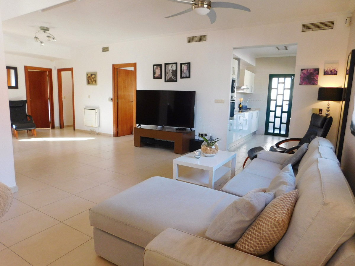 4-Bedroom Detached House in Ciudad Quesada, Rojales | Sun... - Image 11