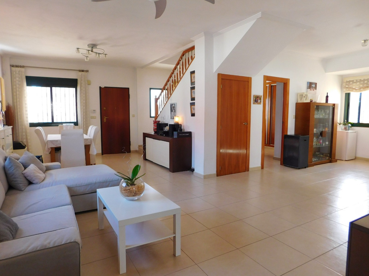 4-Bedroom Detached House in Ciudad Quesada, Rojales | Sun... - Image 12