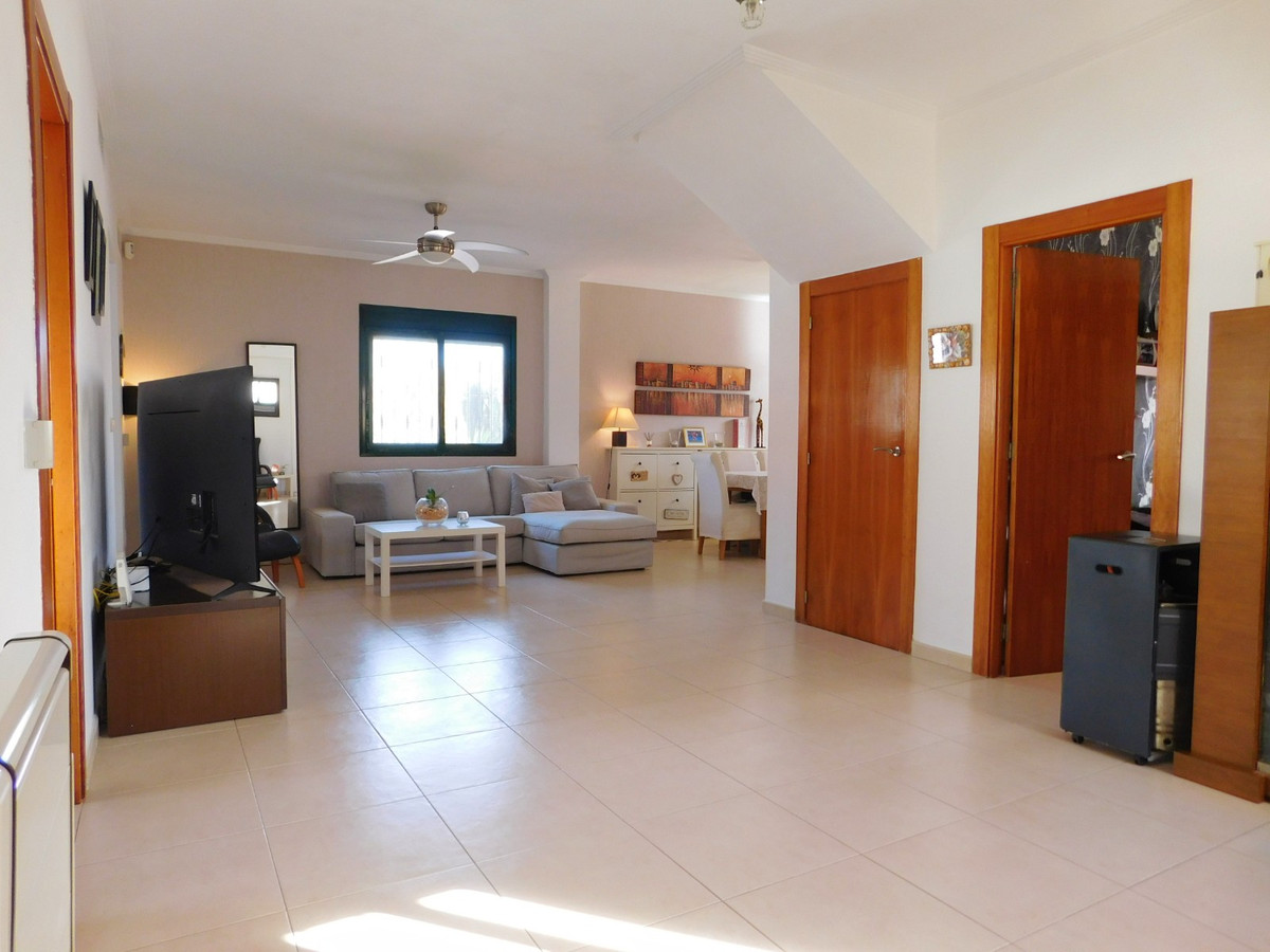 4-Bedroom Detached House in Ciudad Quesada, Rojales | Sun... - Image 2