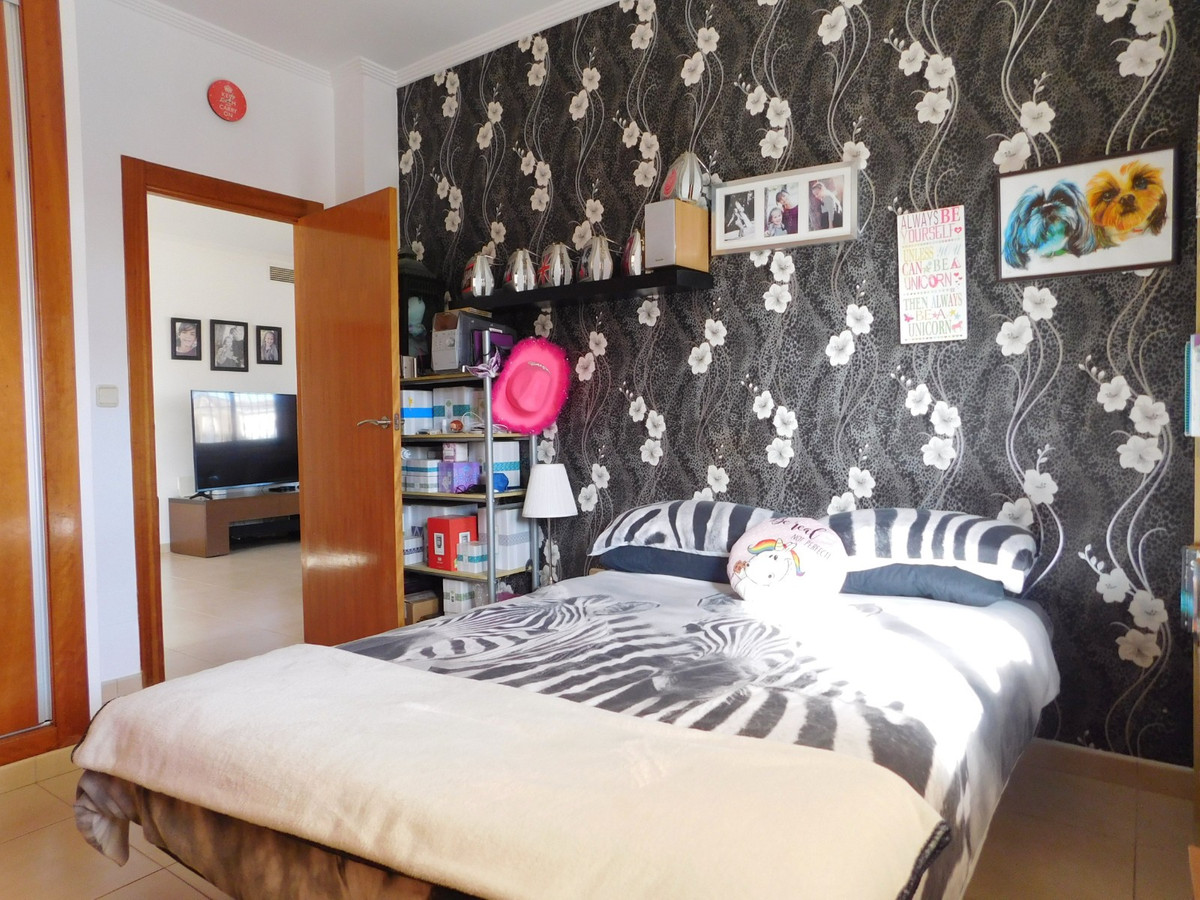 4-Bedroom Detached House in Ciudad Quesada, Rojales | Sun... - Image 23