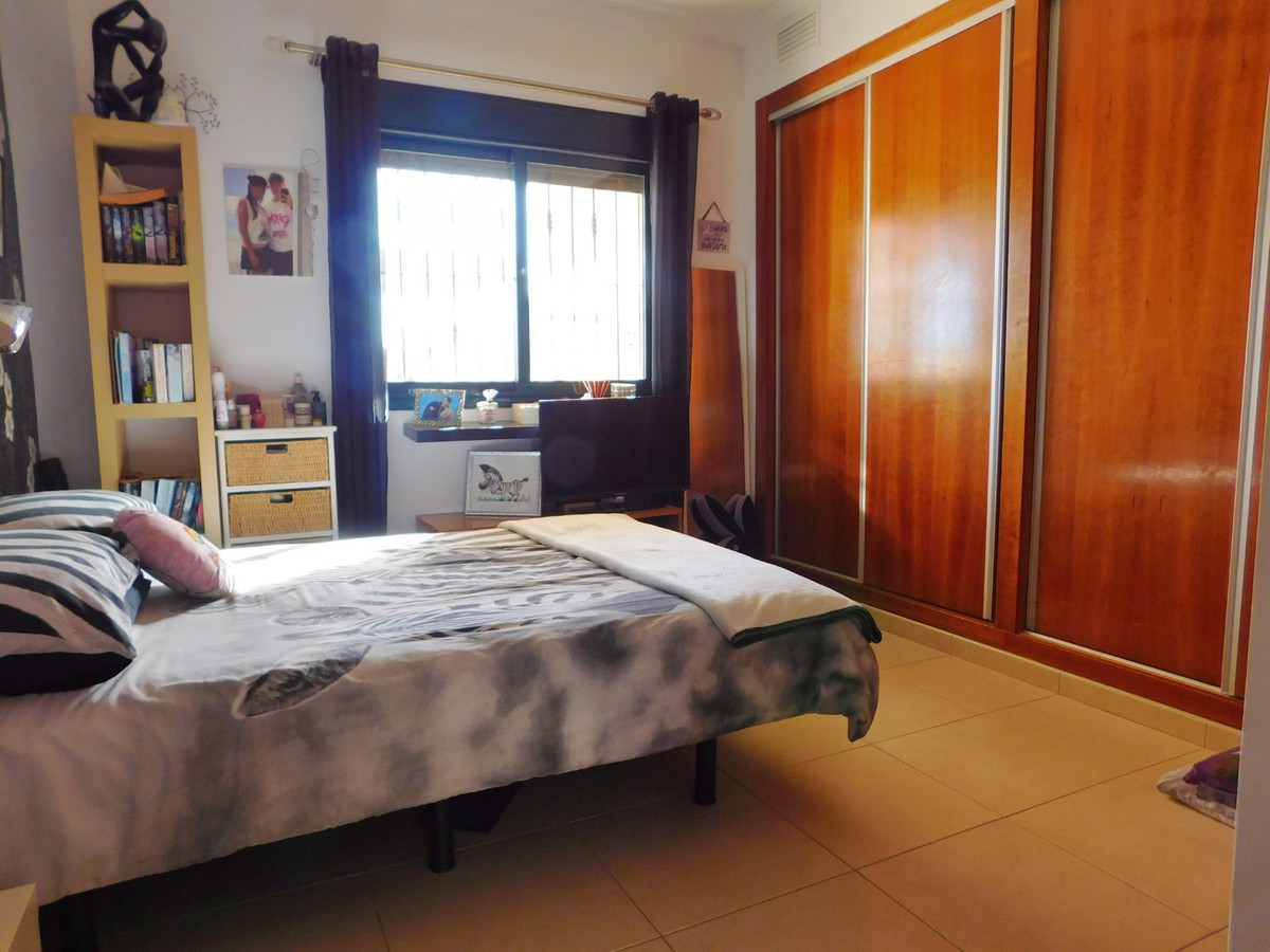 4-Bedroom Detached House in Ciudad Quesada, Rojales | Sun... - Image 24