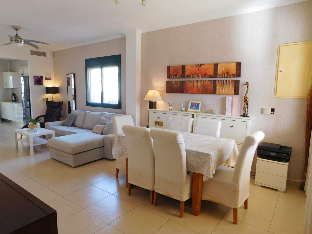 4-Bedroom Detached House in Ciudad Quesada, Rojales | Sun... - Image 9