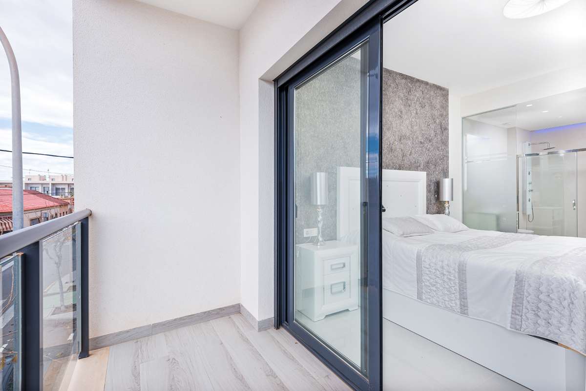 2-Bedroom Apartment in Pilar de la Horadada - Image 28