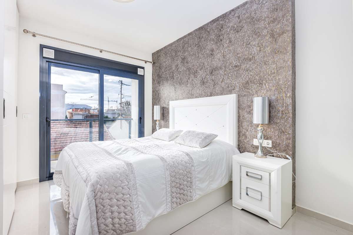 2-Bedroom Apartment in Pilar de la Horadada - Image 3