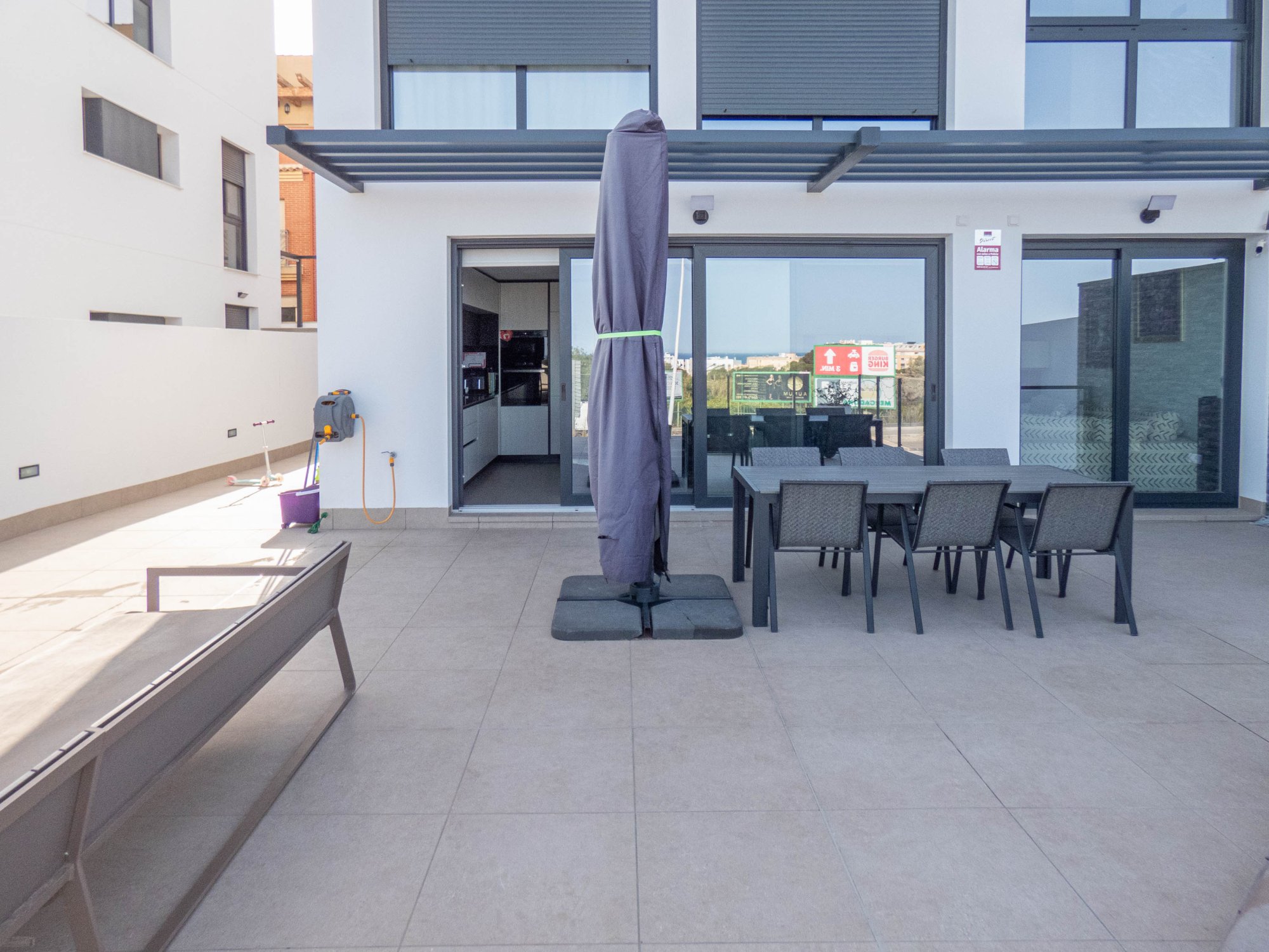 3-Bedroom Apartment in Guardamar del Segura - Image 27