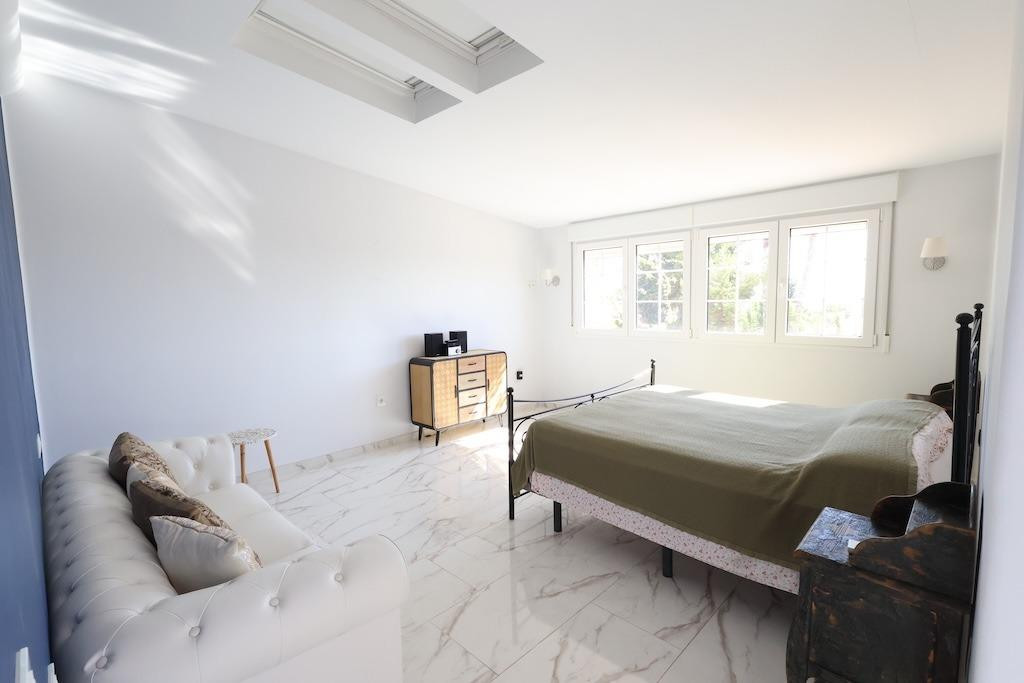 4-Bedroom Detached House in Villamartin, Orihuela Costa |... - Image 14