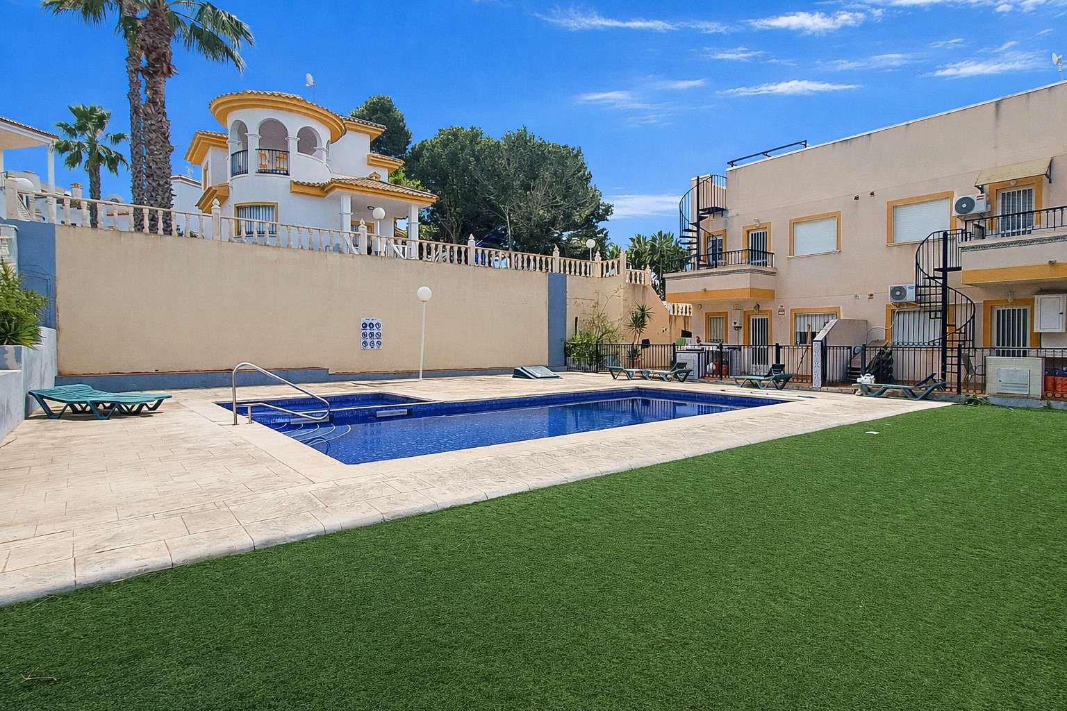 2-Bedroom Apartment in Villamartin, Orihuela Costa - Image 23