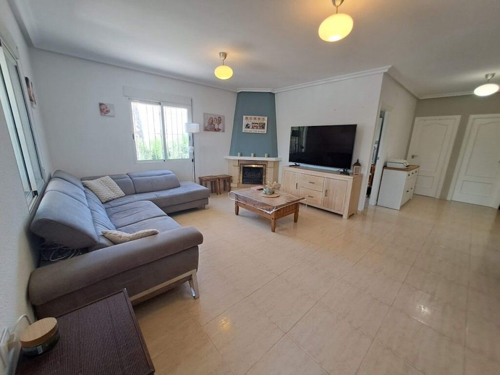 6-Bedroom Villa in Comunidad Valenciana, Dolores - Image 5