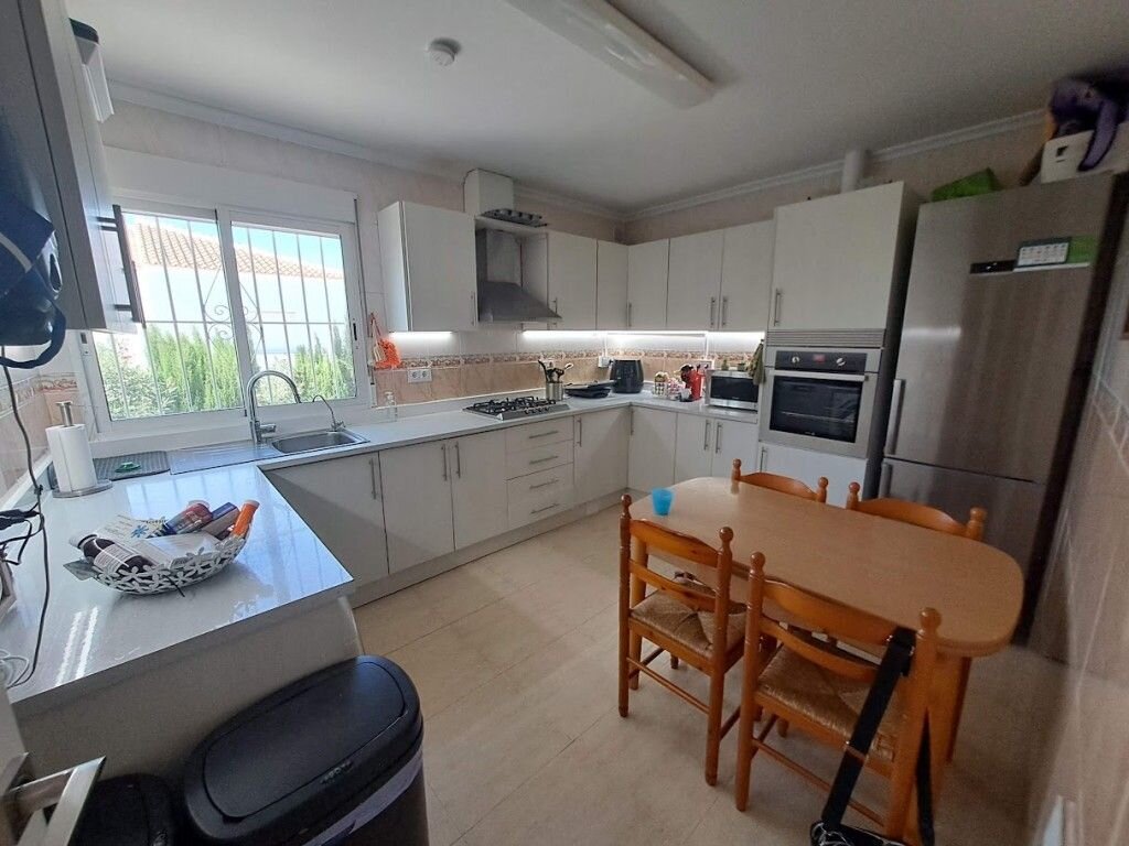 6-Bedroom Villa in Comunidad Valenciana, Dolores - Image 7