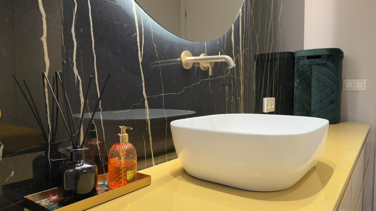 3-Bedroom Middle Floor Apartment in Benidorm | Sunny Cas... - Image 10