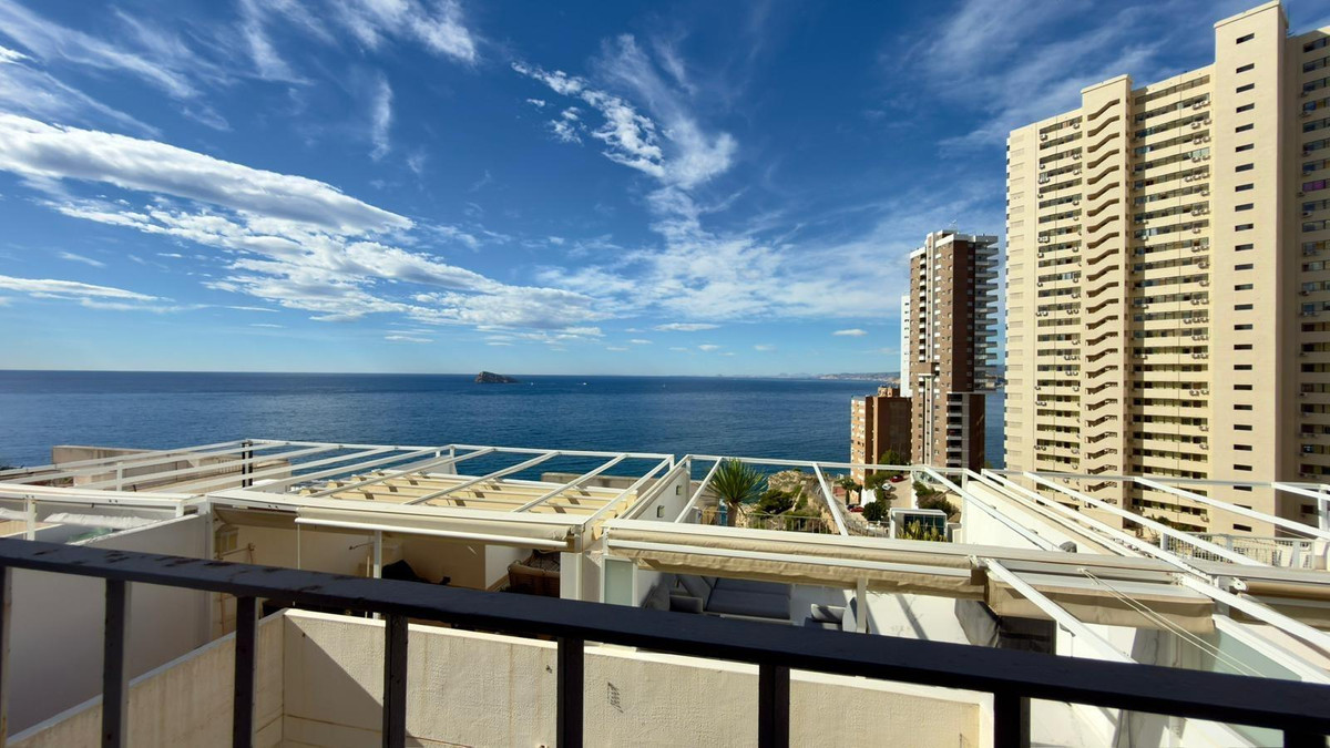 3-Bedroom Middle Floor Apartment in Benidorm | Sunny Cas... - Image 20