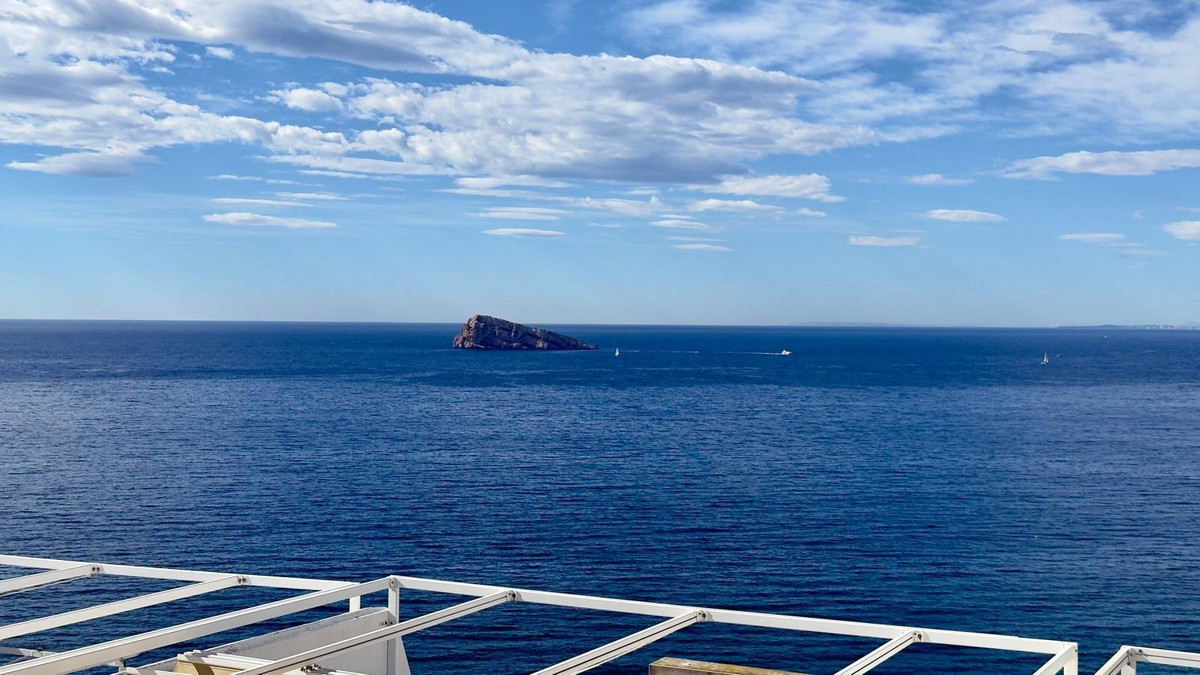 3-Bedroom Middle Floor Apartment in Benidorm | Sunny Cas... - Image 21