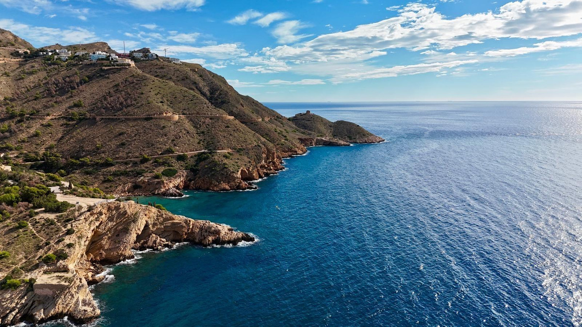 3-Bedroom Middle Floor Apartment in Benidorm | Sunny Cas... - Image 2