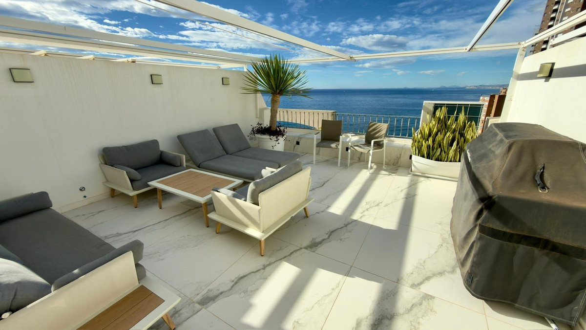 3-Bedroom Middle Floor Apartment in Benidorm | Sunny Cas... - Image 4