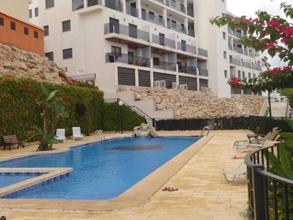 Apartamento de 3 Dormitorios en Altos de Campoamor, Orihuela Costa