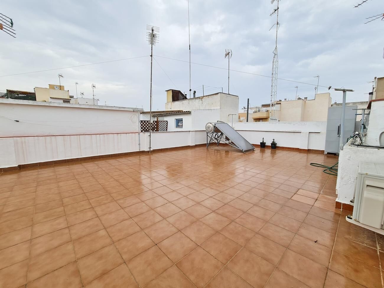 2-Bedroom Apartment in El Edén - Los Estaños, Guardamar del Segura - Image 15