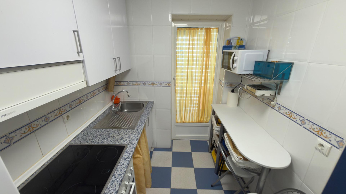 1-Bedroom Middle Floor Apartment in  Villajoyosa | Sunny ... - Image 7