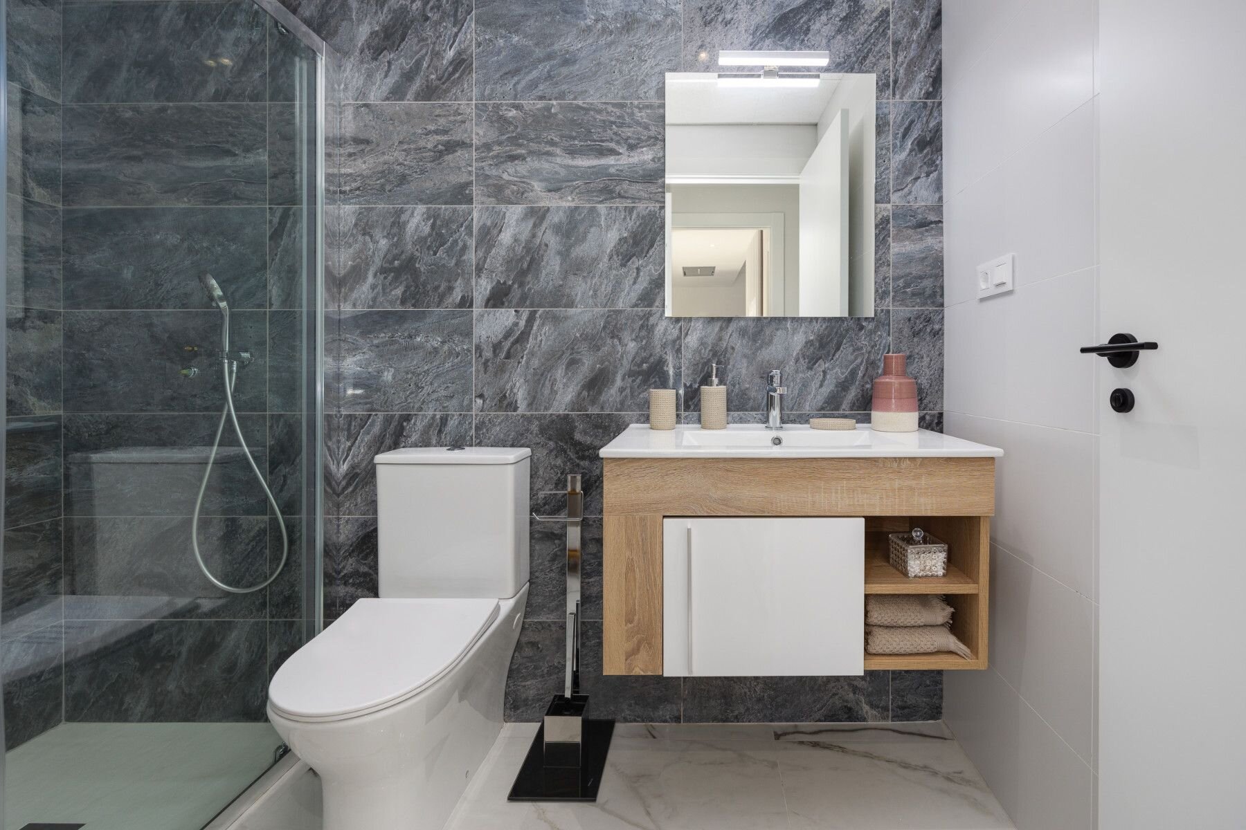 2-Bedroom Apartment in Pueblo, San Miguel de Salinas - Image 16