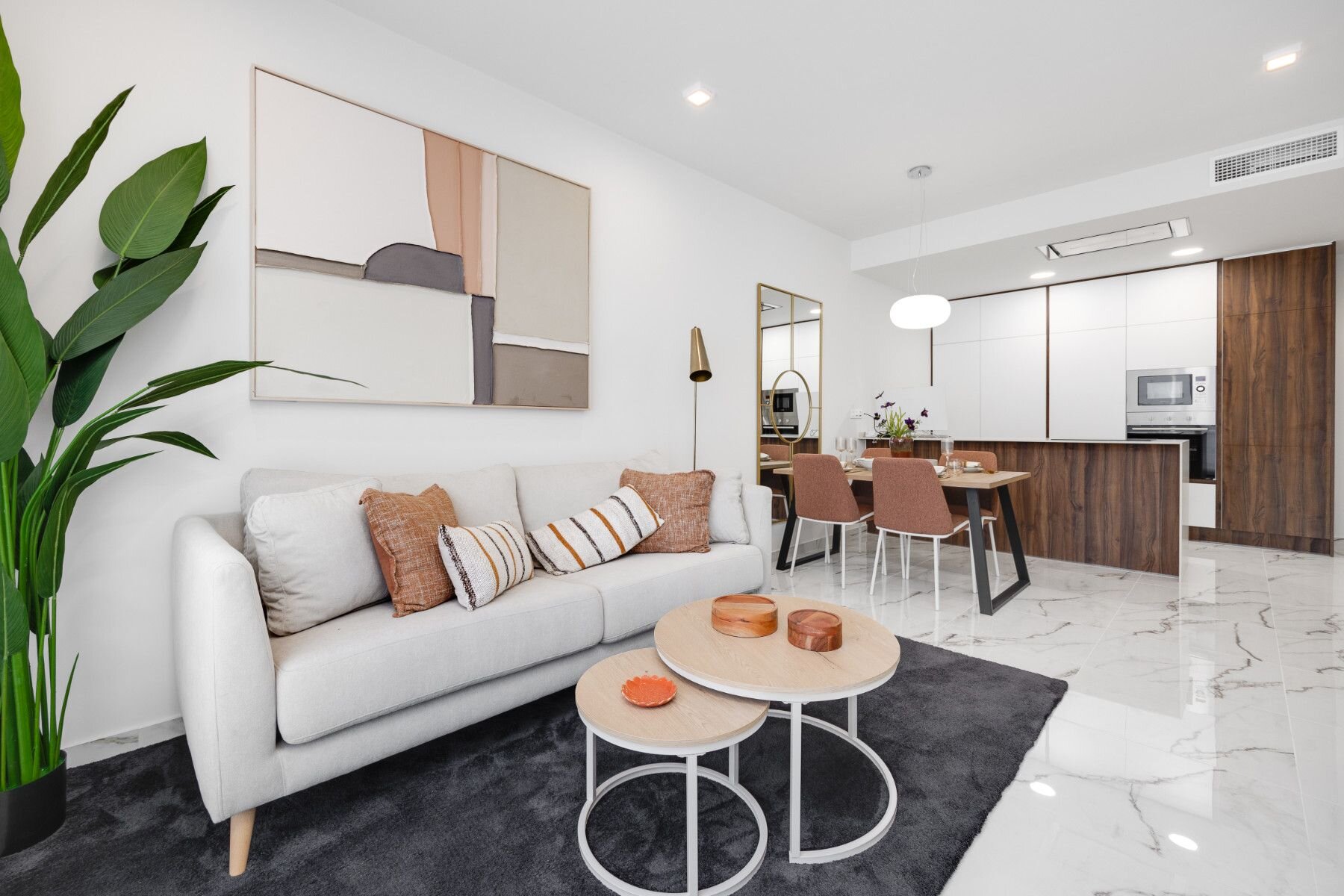 2-Bedroom Apartment in Pueblo, San Miguel de Salinas - Image 7