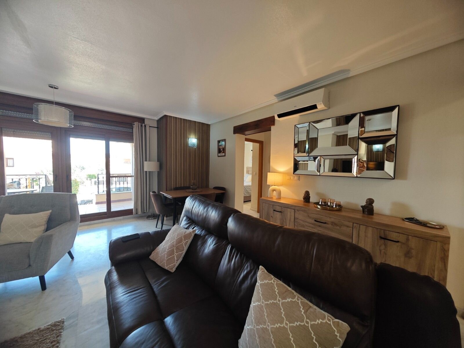2-Bedroom Apartment in Comunidad Valenciana, Algorfa - Image 10
