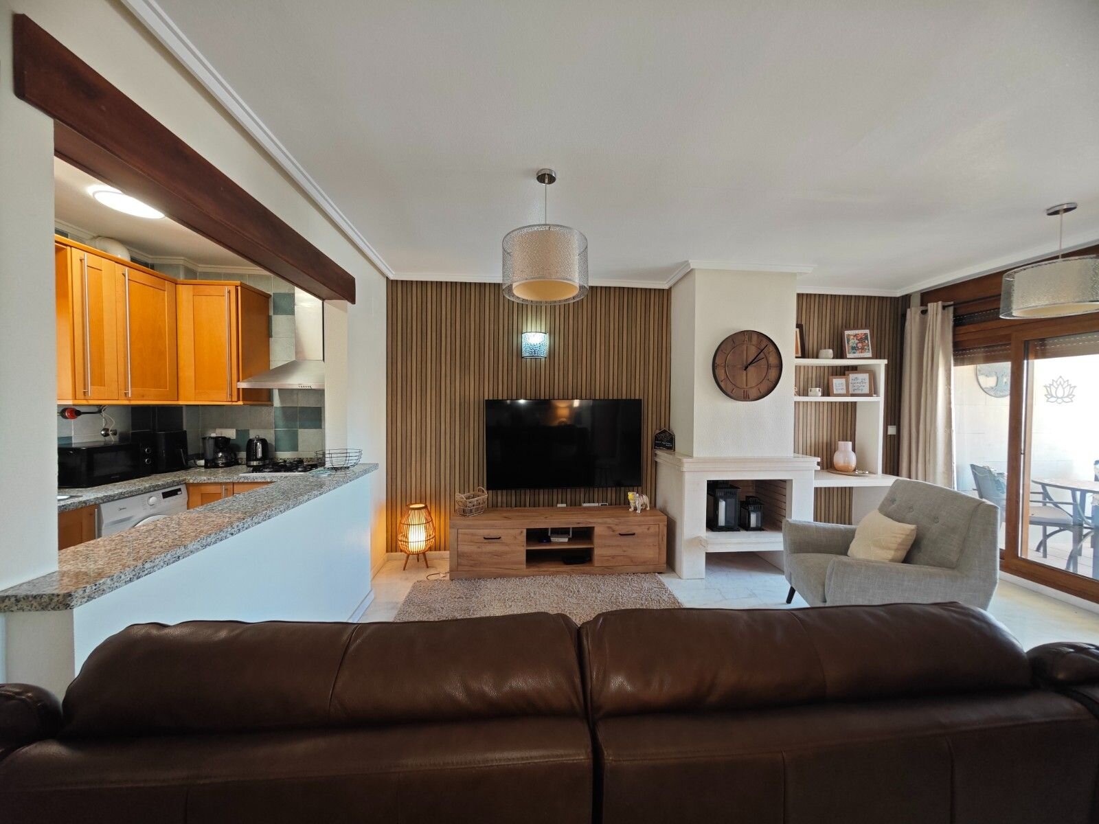 2-Bedroom Apartment in Comunidad Valenciana, Algorfa - Image 11