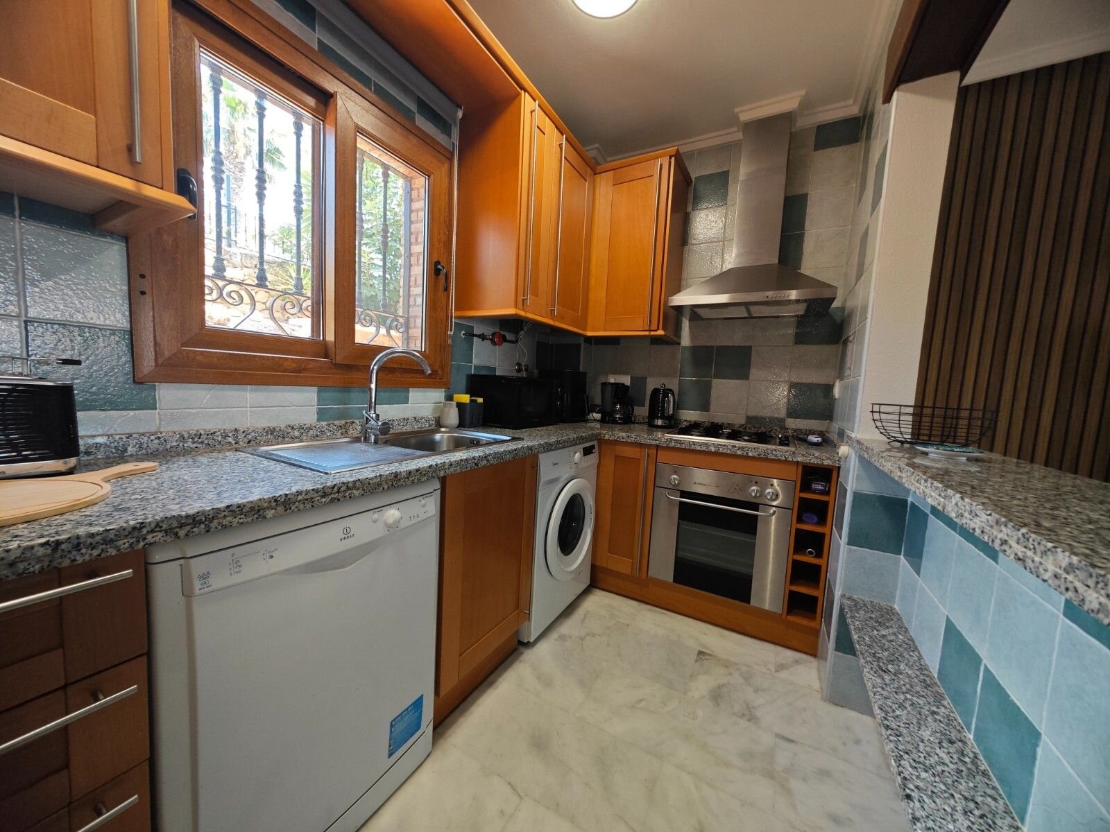 2-Bedroom Apartment in Comunidad Valenciana, Algorfa - Image 19